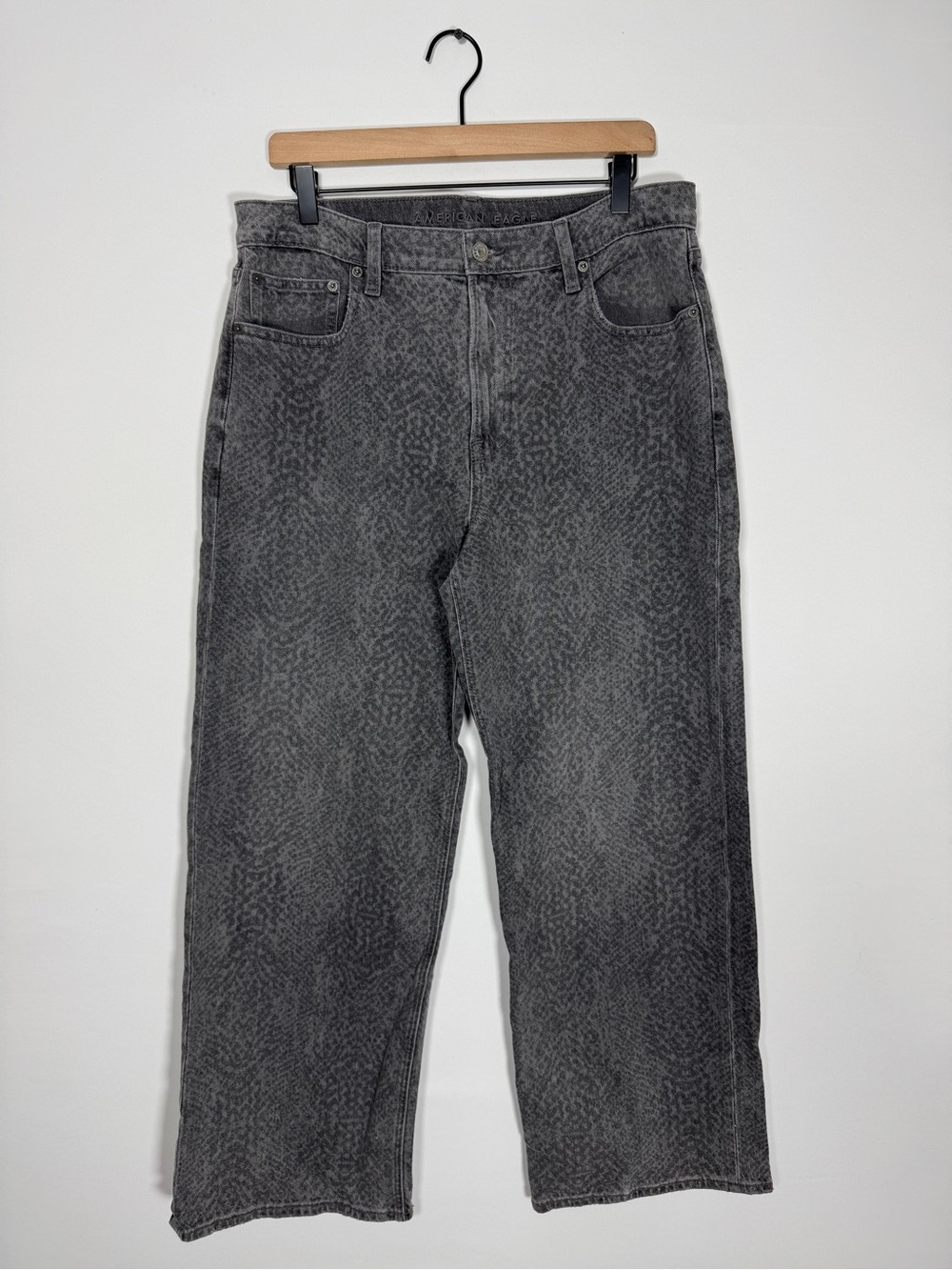 WJ505 {American Eagle} "Stovepipe" Gray Black Printed Relaxed Denim Jeans